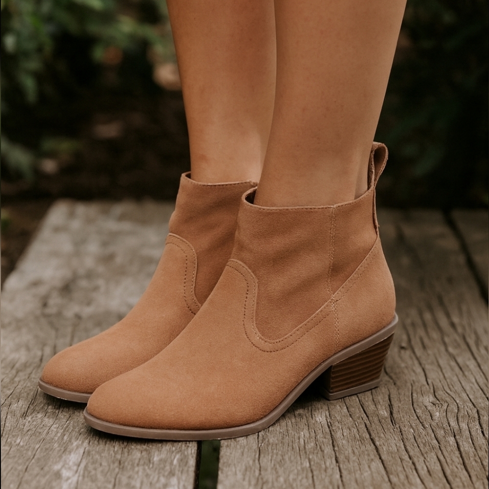Vionic NEW Vera Modern Western Minimalist Suede Block Heel Comfort Bootie 6.5M